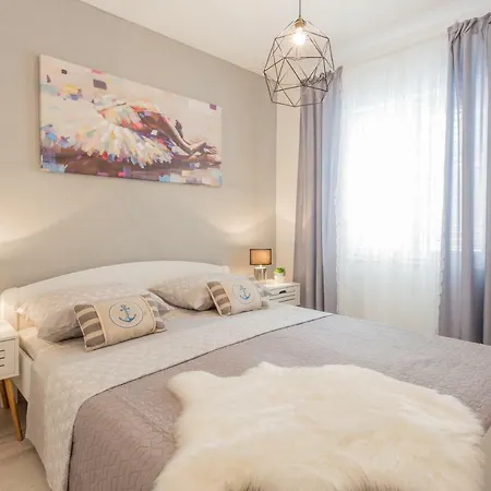 Apartment Marina Pavic 02 Hvar Town