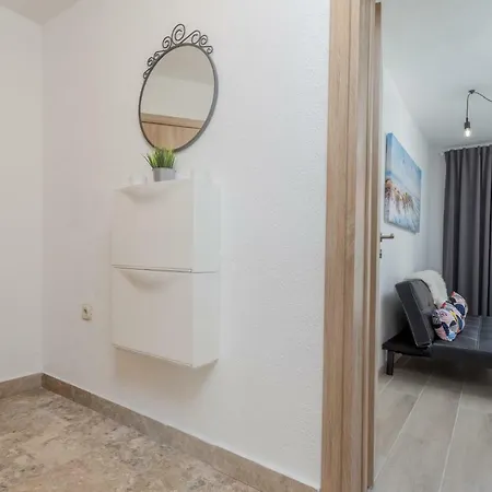 Apartment Marina Pavic 02