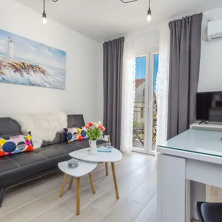Marina Pavic 02 Apartment
