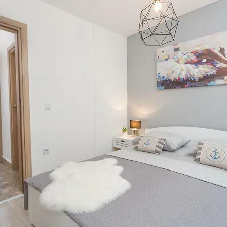 Marina Pavic 02 Apartment *
